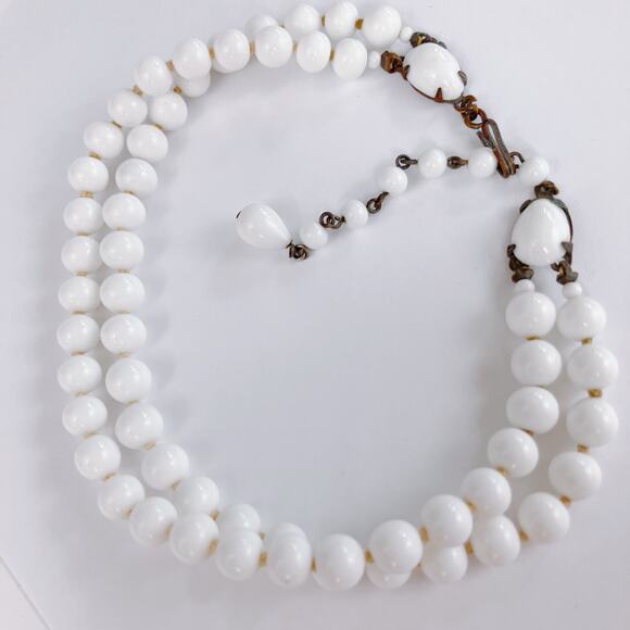 VTG 1950s Milk Glass Double Strand Choker Necklace Japan MCM Jewelry READ - Picture 4 of 16